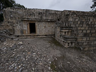 Photo tour of the Mayan Ruins at Xcalumkin - yucatan mayan ruins,yucatan mayan temple,mayan temple pictures,mayan ruins photos